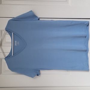 Kirkland signature V neck T XXL